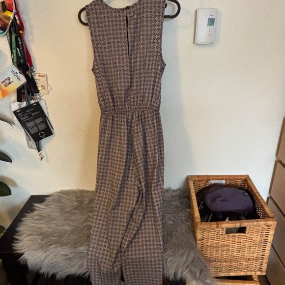 Super nice jumpsuit - Picture 2 of 4